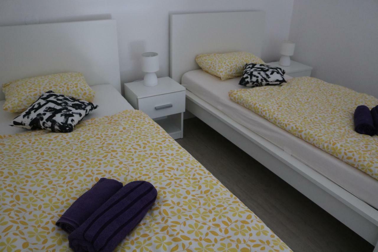 Apartment F6 Osijek Bagian luar foto