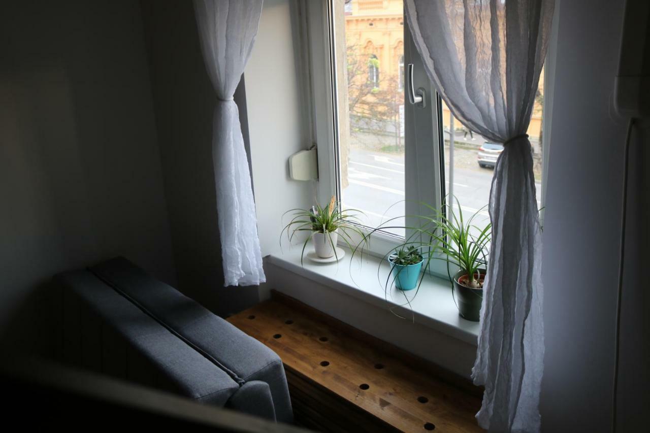 Apartment F6 Osijek Bagian luar foto